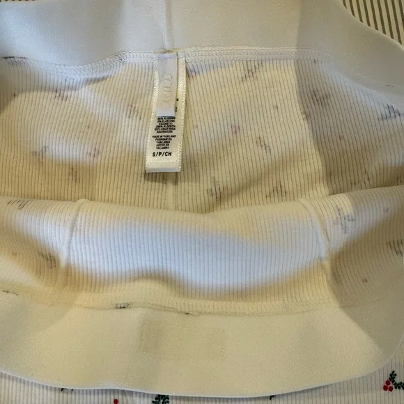 SKIMS Ribbed Crop and Boxers Set - Picture 4 of 5